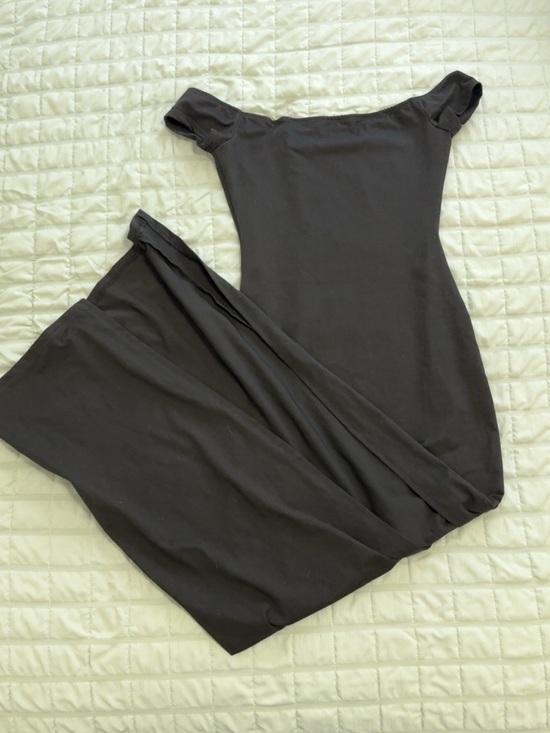 Dresses & Skirts - Long dress with slit